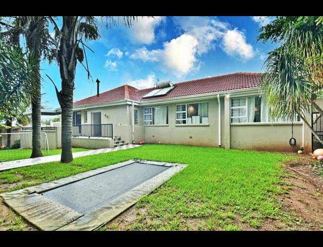 4 BEDROOM HOUSE FOR SALE IN SYDENHAM